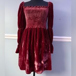 Chic Long Sleeve Velvet Dress in Rich Burgundy M